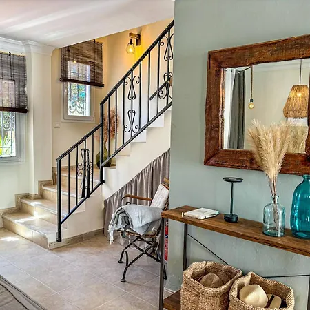 Hébergement de vacances A2404 Beautiful Townhouse With Communal Pool, *