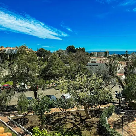 A2404 Beautiful Townhouse With Communal Pool, Hébergement de vacances *