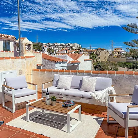 A2404 Beautiful Townhouse With Communal Pool, Hébergement de vacances